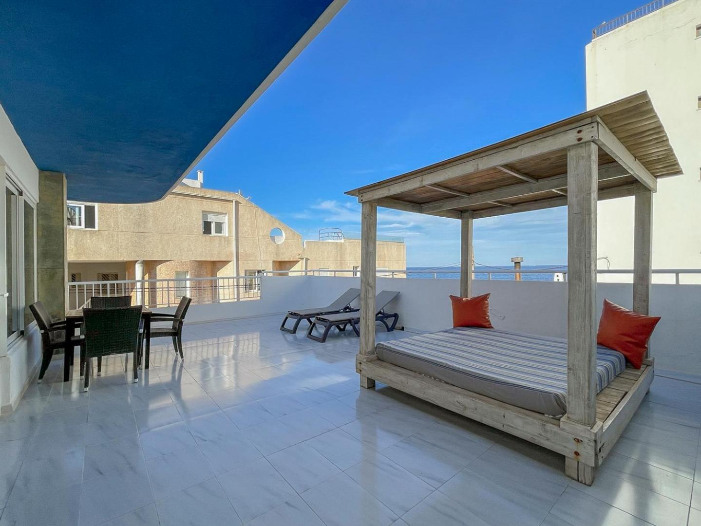 Apartamentos Cel Blau Santa Eularia des Riu Rum bild