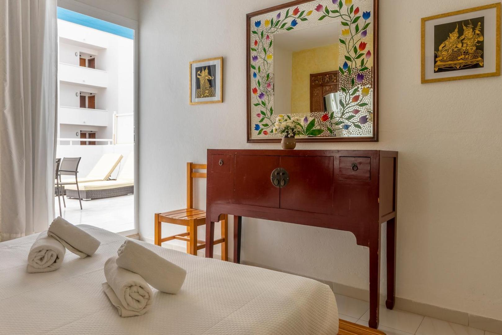 Apartamentos Cel Blau Santa Eularia des Riu Rum bild