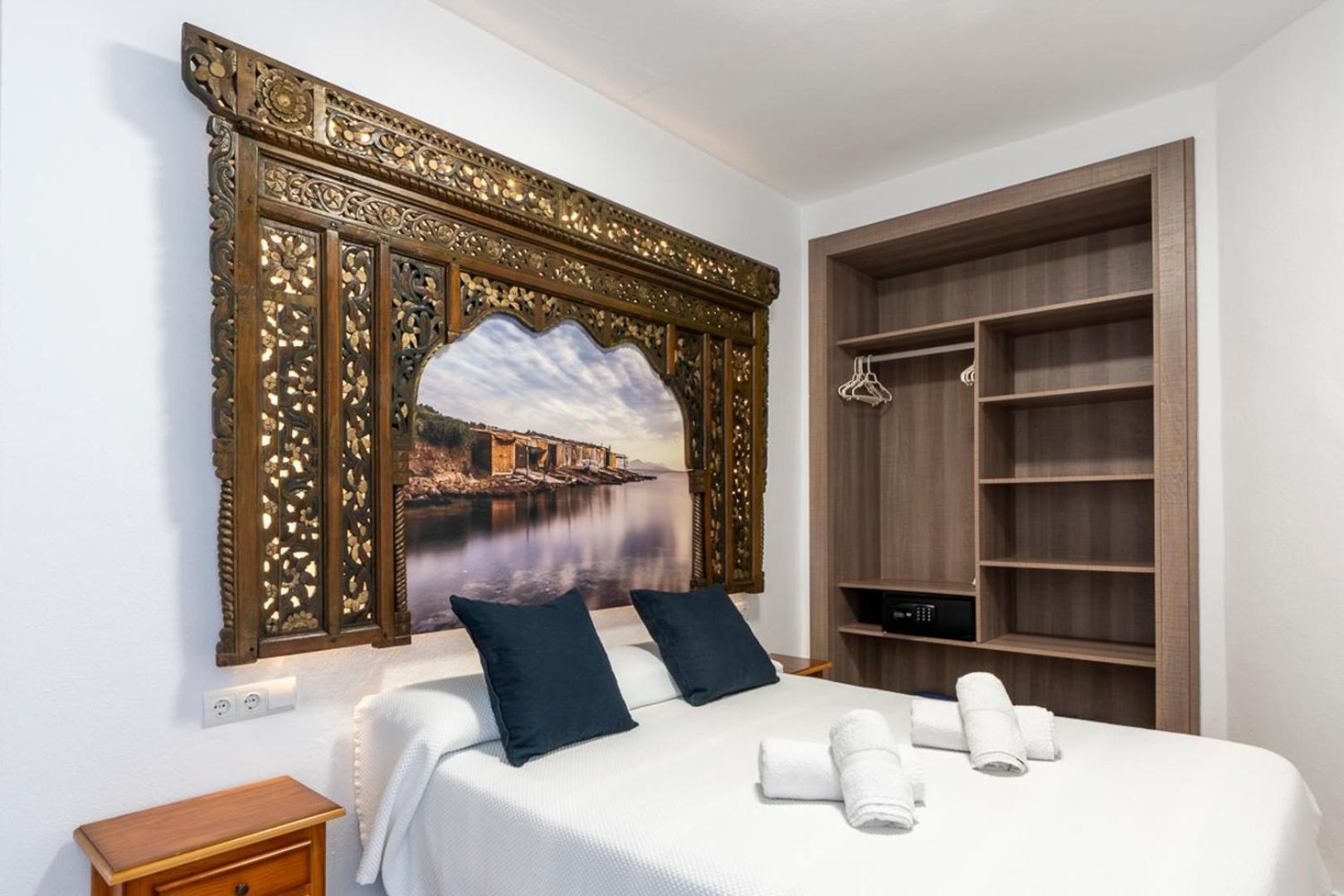 Apartamentos Cel Blau Santa Eularia des Riu Exteriör bild